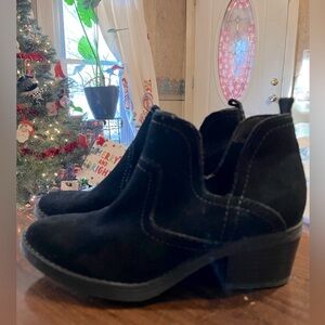 Like new Sonoma black suede